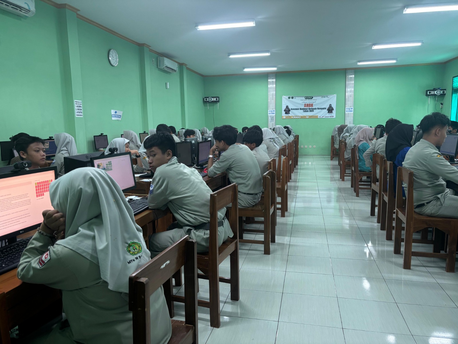 Siswa Kelas IX MTsN 9 Bantul Akhiri Try Out TKAD Dikpora 1 dengan Ujian IPA
